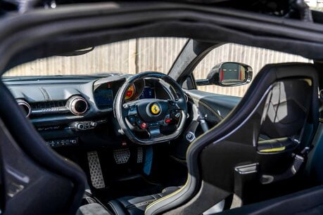 Ferrari 812 Superfast HUGE SPECIFICATION. CARBON FIBRE ENGINE COVERS. CARBON INT & EXT. LIFT. 10