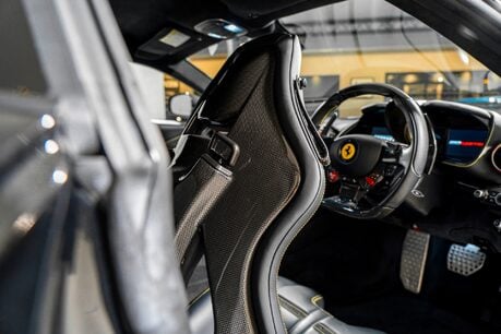 Ferrari 812 Superfast HUGE SPECIFICATION. CARBON FIBRE ENGINE COVERS. CARBON INT & EXT. LIFT. 21