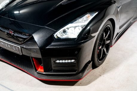 Nissan GT-R NISMO. UK SUPPLIED. EXTREMELY RARE EXAMPLE. COMPREHENSIVE SERVICE HISTORY. 40