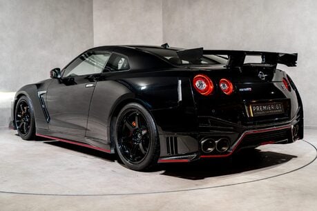 Nissan GT-R NISMO. UK SUPPLIED. EXTREMELY RARE EXAMPLE. COMPREHENSIVE SERVICE HISTORY. 6