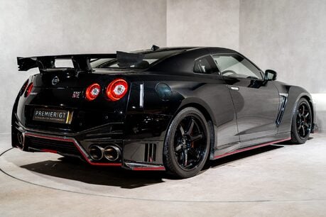 Nissan GT-R NISMO. UK SUPPLIED. EXTREMELY RARE EXAMPLE. COMPREHENSIVE SERVICE HISTORY. 4
