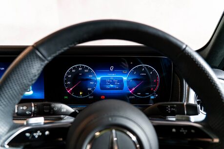 Mercedes-Benz G Series G 450 D AMG LINE PREMIUM PLUS. NIGHT PACKAGE. SLIDING SUNROOF. BURMESTER. 21