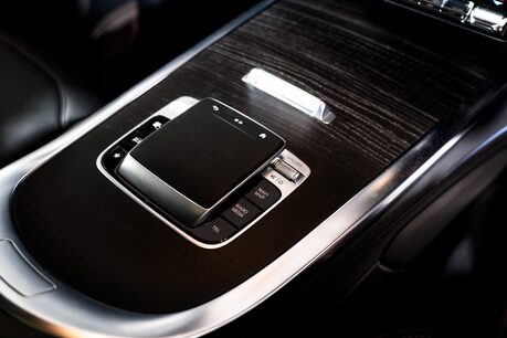 Mercedes-Benz G Series G 450 D AMG LINE PREMIUM PLUS. NIGHT PACKAGE. SLIDING SUNROOF. BURMESTER. 25