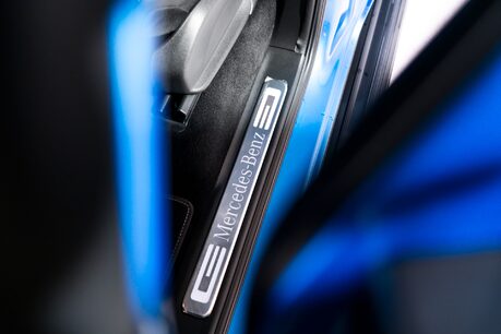 Mercedes-Benz G Series G 450 D AMG LINE PREMIUM PLUS. NIGHT PACKAGE. SLIDING SUNROOF. BURMESTER. 57