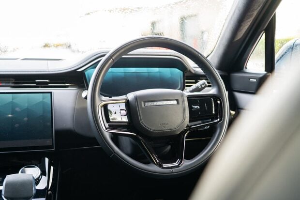 Land Rover Range Rover Sport AUTOBIOGRAPHY MHEV. BLACK PACK. DEPLOYABLE SIDE STEPS. PANO ROOF. 23S. 2