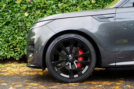 Land Rover Range Rover Sport AUTOBIOGRAPHY MHEV. BLACK PACK. DEPLOYABLE SIDE STEPS. PANO ROOF. 23S. 4