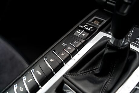 Porsche Macan GTS PDK. WARRANTY. EXCELLENT PSH. SPORT DESIGN PACKAGE. SPORTS EXHAUST. 17