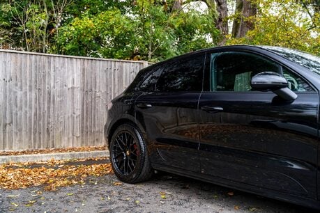 Porsche Macan GTS PDK. WARRANTY. EXCELLENT PSH. SPORT DESIGN PACKAGE. SPORTS EXHAUST. 6