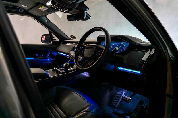 Land Rover Range Rover Sport SV EDITION ONE. FULL SATIN PPF. CARBON CERAMIC BRAKES. SLIDING PANO ROOF. 2