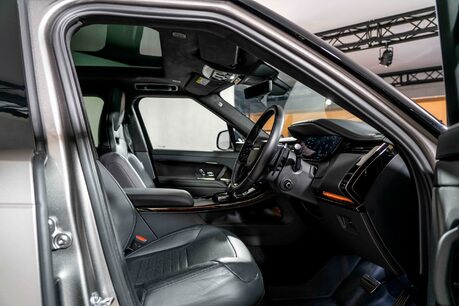 Land Rover Range Rover Sport SV EDITION ONE. FULL SATIN PPF. CARBON CERAMIC BRAKES. SLIDING PANO ROOF. 15