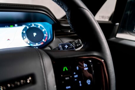 Land Rover Range Rover Sport SV EDITION ONE. FULL SATIN PPF. CARBON CERAMIC BRAKES. SLIDING PANO ROOF. 34