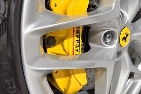 Ferrari Roma WARRANTY. PASSENGER DISPLAY. CARPLAY. SPORTS EXHAUST. CARBON STEERING WHEEL 10