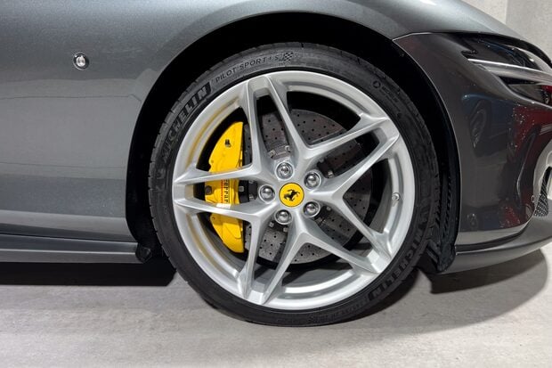 Ferrari Roma WARRANTY. PASSENGER DISPLAY. CARPLAY. SPORTS EXHAUST. CARBON STEERING WHEEL 5
