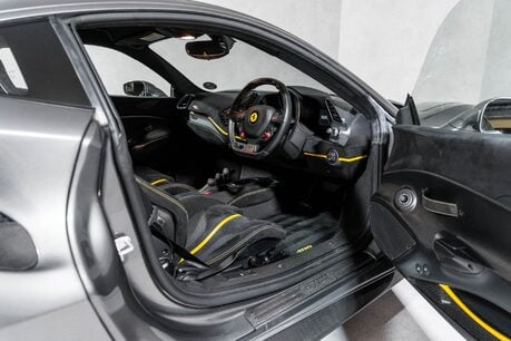Ferrari 488 Pista FULL FSH. CARBON FIBRE INT & EXT PACK. HISTORIC PAINTWORK. 12
