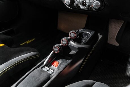 Ferrari 488 Pista FULL FSH. CARBON FIBRE INT & EXT PACK. HISTORIC PAINTWORK. 17