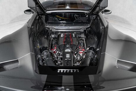 Ferrari 488 Pista FULL FSH. CARBON FIBRE INT & EXT PACK. HISTORIC PAINTWORK. 41