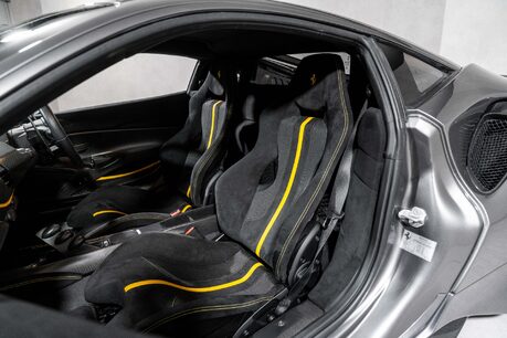 Ferrari 488 Pista FULL FSH. CARBON FIBRE INT & EXT PACK. HISTORIC PAINTWORK. 14