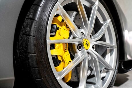 Ferrari 488 Pista FULL FSH. CARBON FIBRE INT & EXT PACK. HISTORIC PAINTWORK. 11