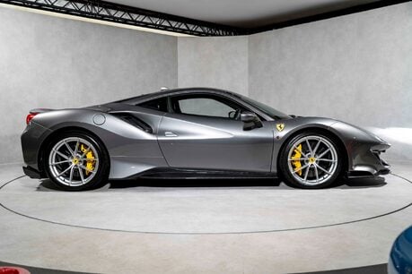 Ferrari 488 Pista FULL FSH. CARBON FIBRE INT & EXT PACK. HISTORIC PAINTWORK. 7