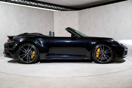 Porsche 911 TURBO S PDK. SPORTS CHRONO. HEATED & VENTILATED SEATS. PCCBS. SPORT EXHAUST 7