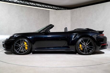 Porsche 911 TURBO S PDK. SPORTS CHRONO. HEATED & VENTILATED SEATS. PCCBS. SPORT EXHAUST 8