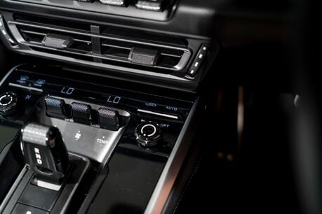 Porsche 911 TURBO S PDK. SPORTS CHRONO. HEATED & VENTILATED SEATS. PCCBS. SPORT EXHAUST 28