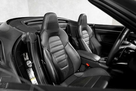 Porsche 911 TURBO S PDK. SPORTS CHRONO. HEATED & VENTILATED SEATS. PCCBS. SPORT EXHAUST 16