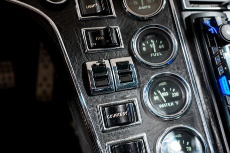 De Tomaso Pantera L. HUGE HISTORY PORTFOLIO. IMMACULATE EXAMPLE. 24