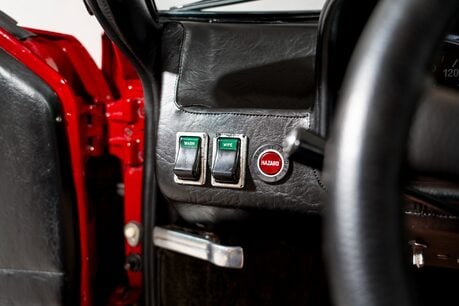 De Tomaso Pantera L. HUGE HISTORY PORTFOLIO. IMMACULATE EXAMPLE. 26