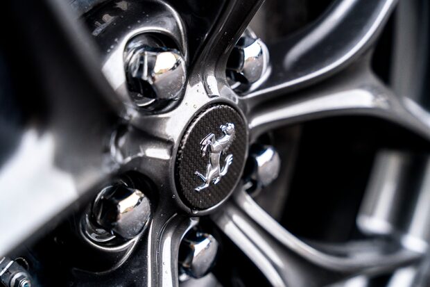 Ferrari F12 Berlinetta GREAT EXAMPLE. BIANCO ITALIA PAINTWORK. CARBON FIBRE INTERIOR. 4