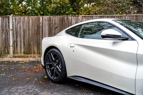 Ferrari F12 Berlinetta GREAT EXAMPLE. BIANCO ITALIA PAINTWORK. CARBON FIBRE INTERIOR. 5