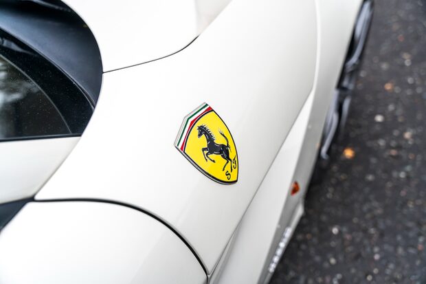 Ferrari F12 Berlinetta GREAT EXAMPLE. BIANCO ITALIA PAINTWORK. CARBON FIBRE INTERIOR. 3