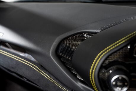 Ferrari 488 SPIDER. CARBON INTERIOR. PASSENGER DISPLAY. LIFT. CARPLAY. FRONT END PPF. 40