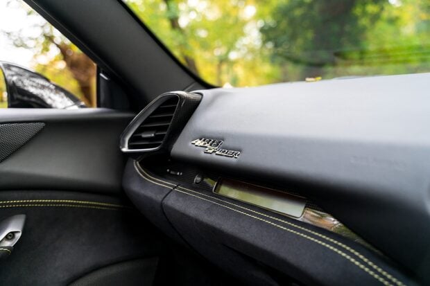 Ferrari 488 SPIDER. CARBON INTERIOR. PASSENGER DISPLAY. LIFT. CARPLAY. FRONT END PPF. 5