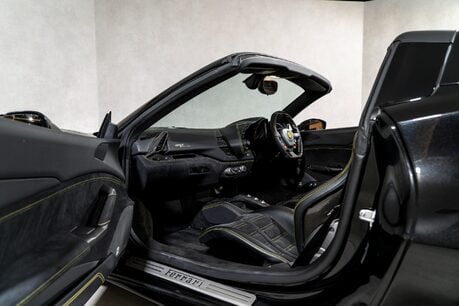 Ferrari 488 SPIDER. CARBON INTERIOR. PASSENGER DISPLAY. LIFT. CARPLAY. FRONT END PPF. 18