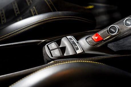 Ferrari 488 SPIDER. CARBON INTERIOR. PASSENGER DISPLAY. LIFT. CARPLAY. FRONT END PPF. 33