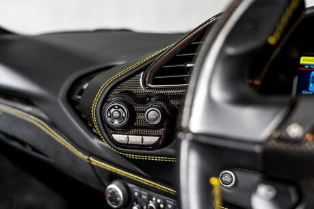 Ferrari 488 SPIDER. CARBON INTERIOR. PASSENGER DISPLAY. LIFT. CARPLAY. FRONT END PPF. 30