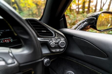 Ferrari 488 SPIDER. CARBON INTERIOR. PASSENGER DISPLAY. LIFT. CARPLAY. FRONT END PPF. 19