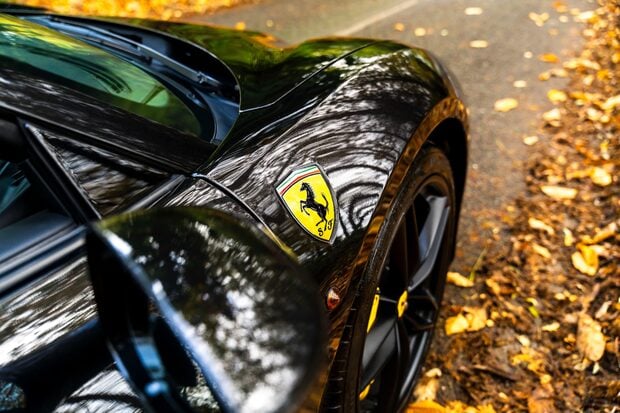 Ferrari 488 SPIDER. CARBON INTERIOR. PASSENGER DISPLAY. LIFT. CARPLAY. FRONT END PPF. 2