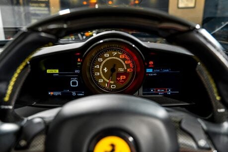 Ferrari 488 SPIDER. CARBON INTERIOR. PASSENGER DISPLAY. LIFT. CARPLAY. FRONT END PPF. 26