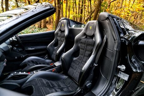 Ferrari 488 SPIDER. CARBON INTERIOR. PASSENGER DISPLAY. LIFT. CARPLAY. FRONT END PPF. 11