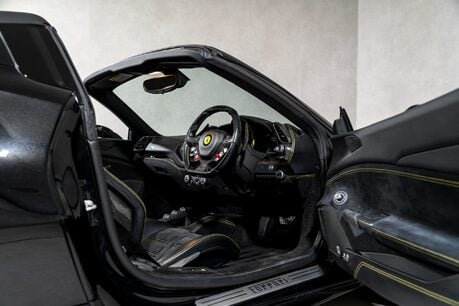 Ferrari 488 SPIDER. CARBON INTERIOR. PASSENGER DISPLAY. LIFT. CARPLAY. FRONT END PPF. 17