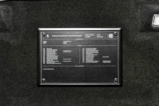 Ferrari 488 SPIDER. CARBON INTERIOR. PASSENGER DISPLAY. LIFT. CARPLAY. FRONT END PPF. 5