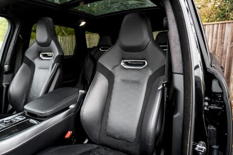 Land Rover Range Rover Sport SVR CARBON EDITION. HUGE SPEC. HEATED & COOLED SEATS. HUD. PANO ROOF. 8