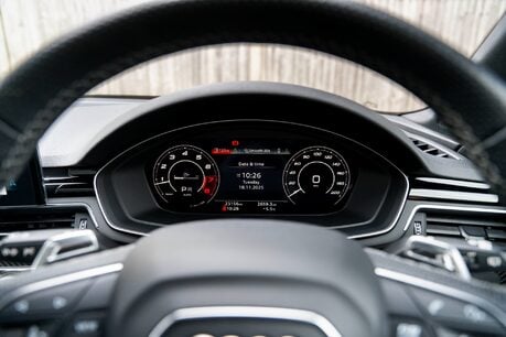 Audi RS4 AVANT QUATTRO CARBON BLACK. PANORAMIC ROOF. B&O. COMFORT AND SOUND PACK. 15