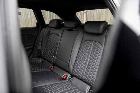 Audi RS4 AVANT QUATTRO CARBON BLACK. PANORAMIC ROOF. B&O. COMFORT AND SOUND PACK. 14