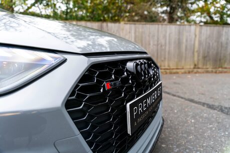 Audi RS4 AVANT QUATTRO CARBON BLACK. PANORAMIC ROOF. B&O. COMFORT AND SOUND PACK. 4