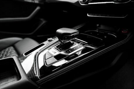 Audi RS4 AVANT QUATTRO CARBON BLACK. PANORAMIC ROOF. B&O. COMFORT AND SOUND PACK. 16