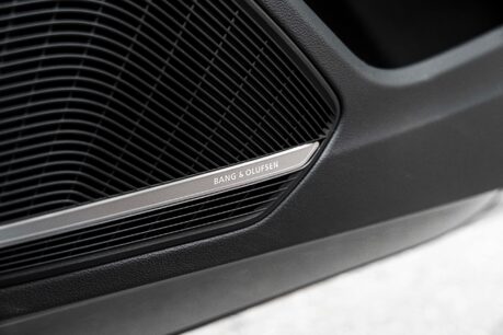 Audi RS4 AVANT QUATTRO CARBON BLACK. PANORAMIC ROOF. B&O. COMFORT AND SOUND PACK. 27