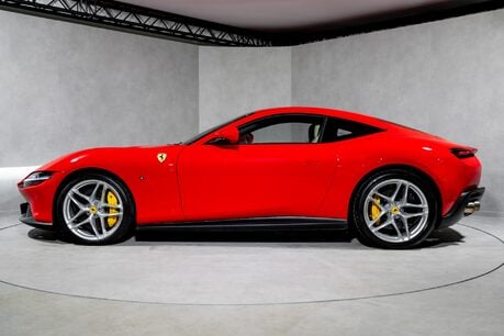 Ferrari Roma WARRANTY. PASSENGER DISPLAY. CARBON STEERING WHEEL. MAGNERIDE SUSPENSION. 8